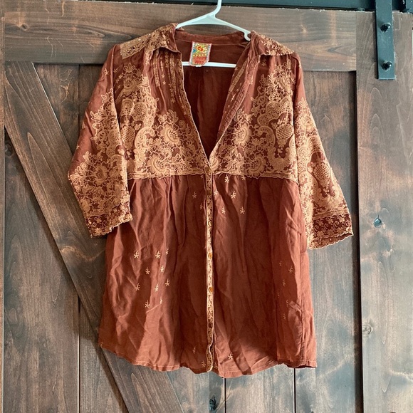 Johnny Was Tops - JOHNNY was rust embroidered blouse button up v neck